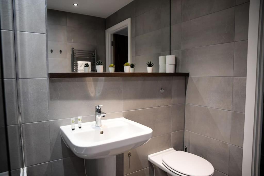 Modern 2 Bedroom Apartment - City Centre - Parking Manchester Kültér fotó
